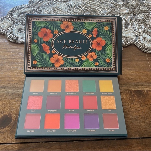 Ace Beaute Nostalgia eyeshadow palette brand new - Picture 1 of 5